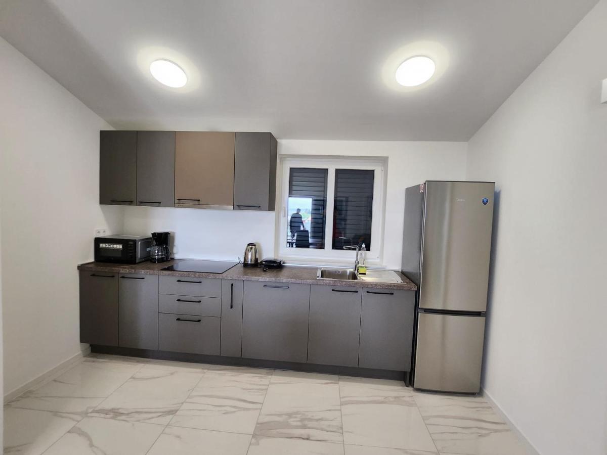 Apartmani M&L I M&J Malinska Exterior foto
